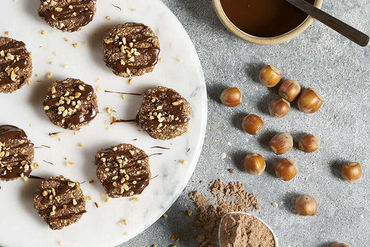 Protein-Cookies aus Schokolade und Haselnuss